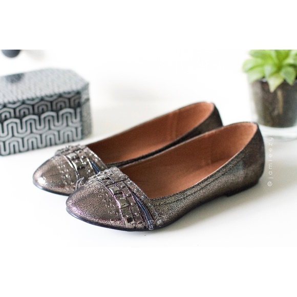 Bonnibel | "Zoey" Embellished Metallic Flats - Picture 1 of 7